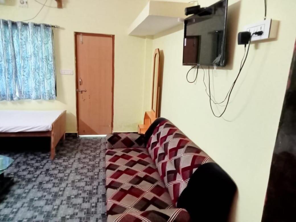 Oyo Flagship Tadoba Tiger Resort Mohurli Buitenkant foto
