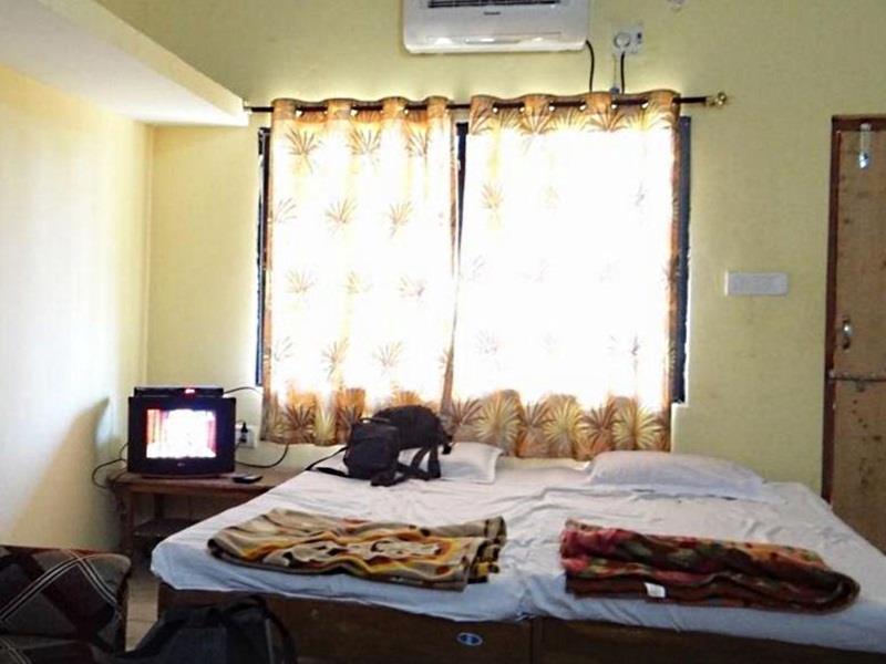 Oyo Flagship Tadoba Tiger Resort Mohurli Buitenkant foto