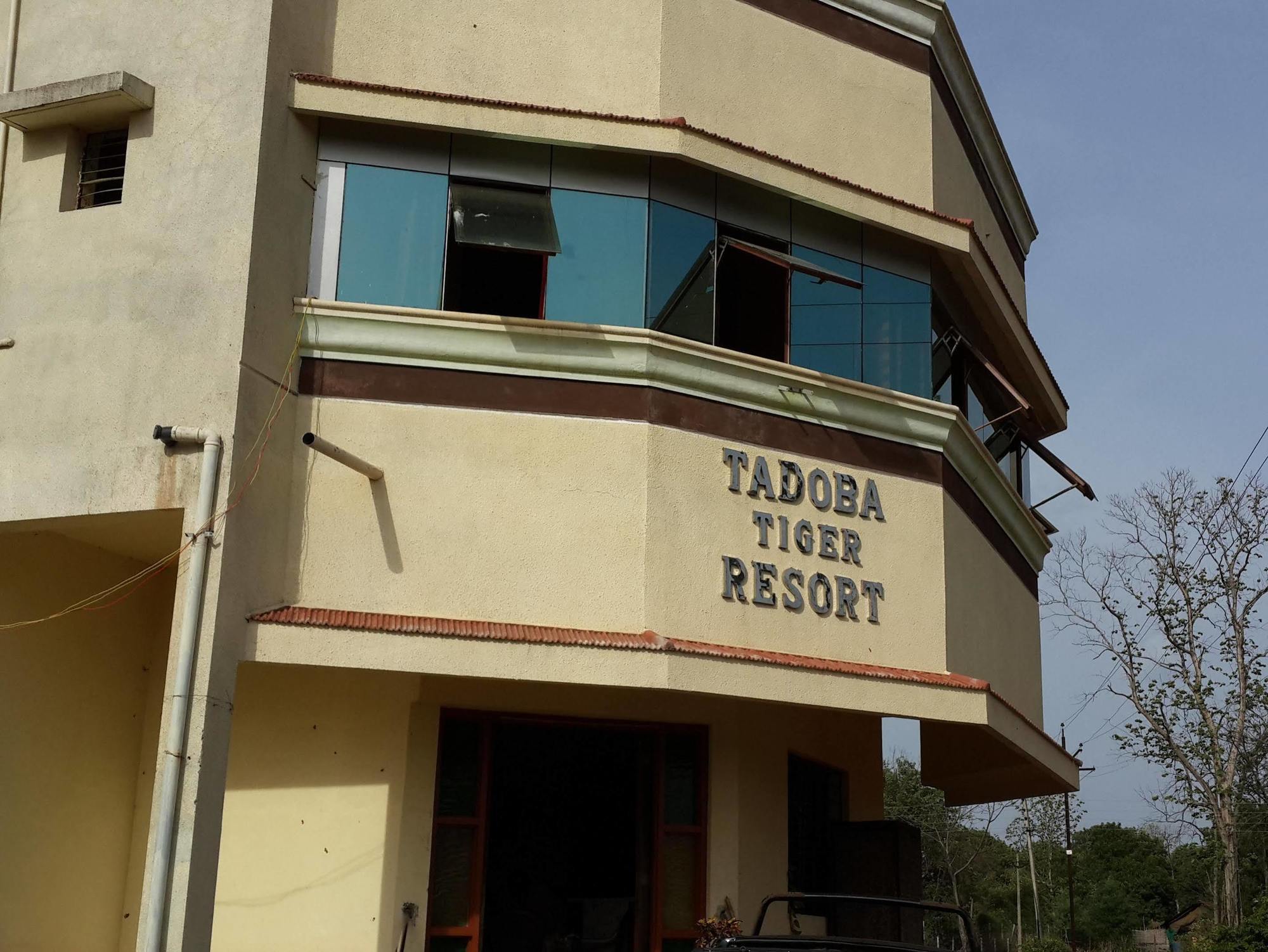 Oyo Flagship Tadoba Tiger Resort Mohurli Buitenkant foto